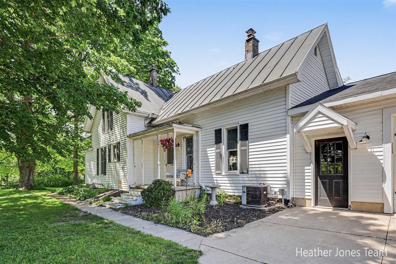 main property photo 3