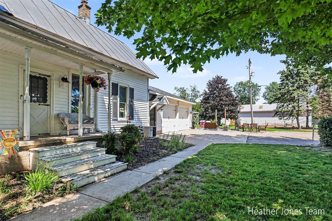 main property photo 33