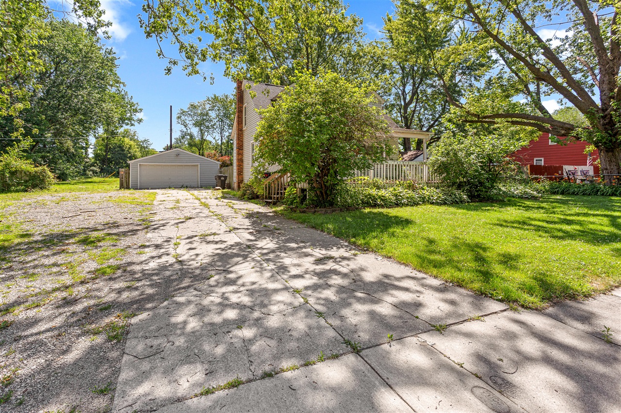 main property photo 35