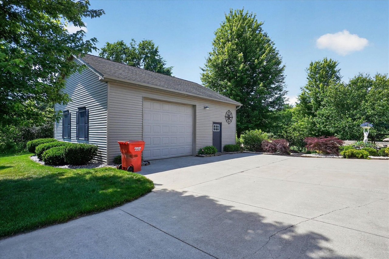 main property photo 66