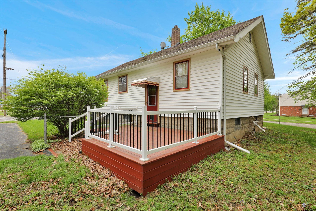 main property photo 17