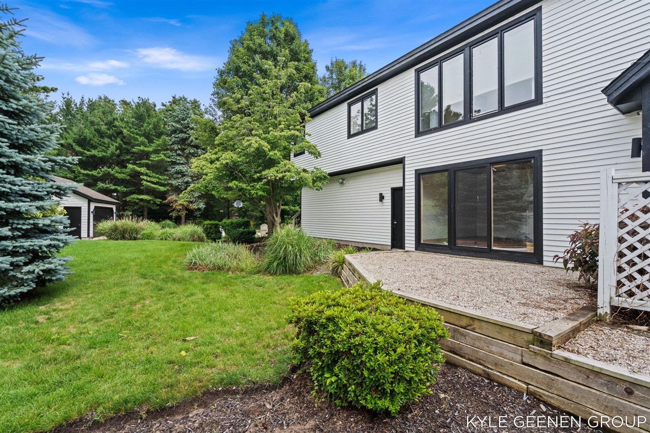 main property photo 78