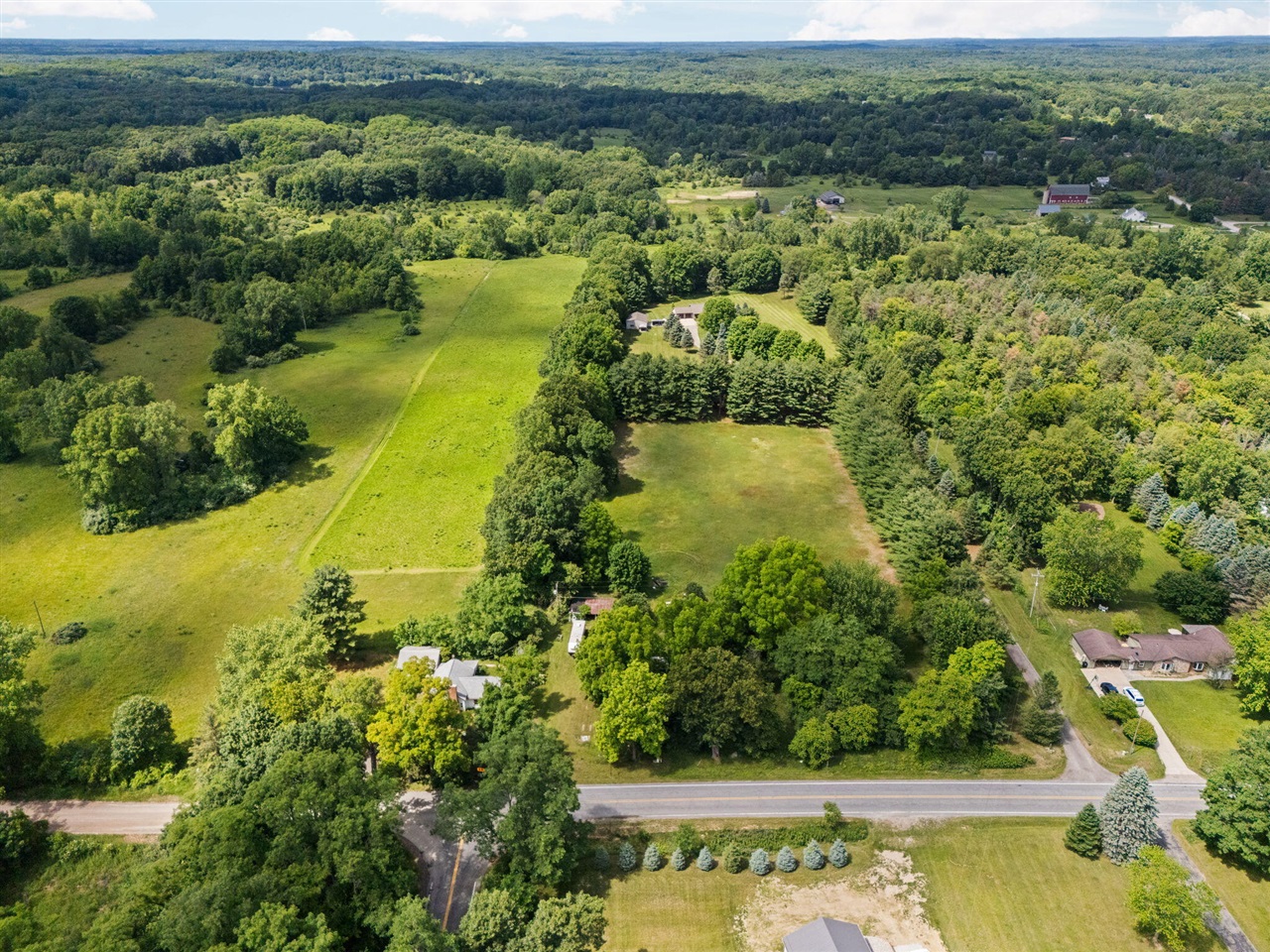 main property photo 45