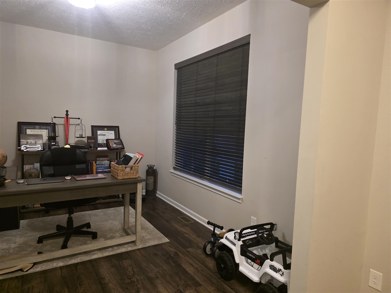 main property photo 25