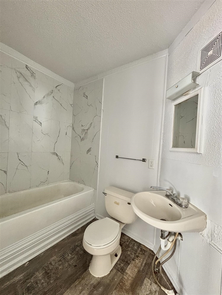 property viewer photo 1