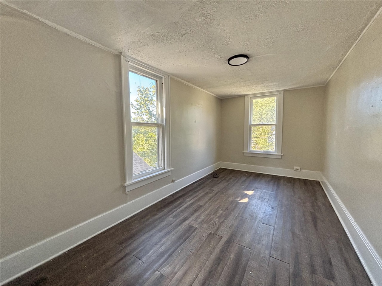 property viewer photo 6