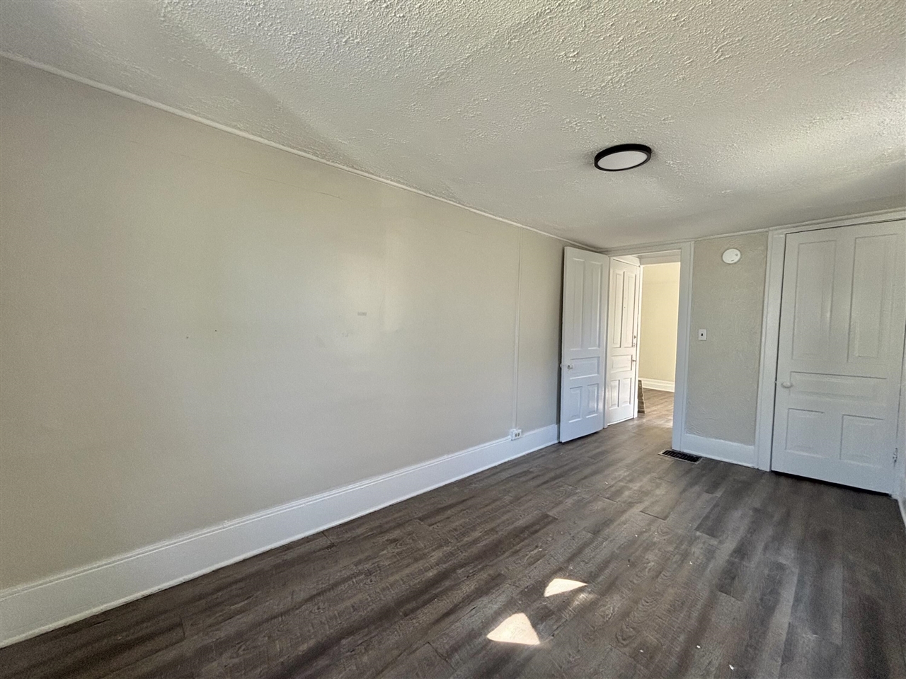 property viewer photo 7
