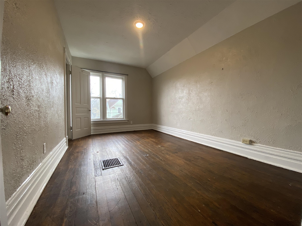 property viewer photo 8