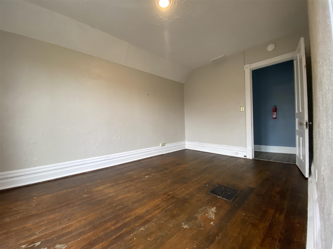 property viewer photo 9