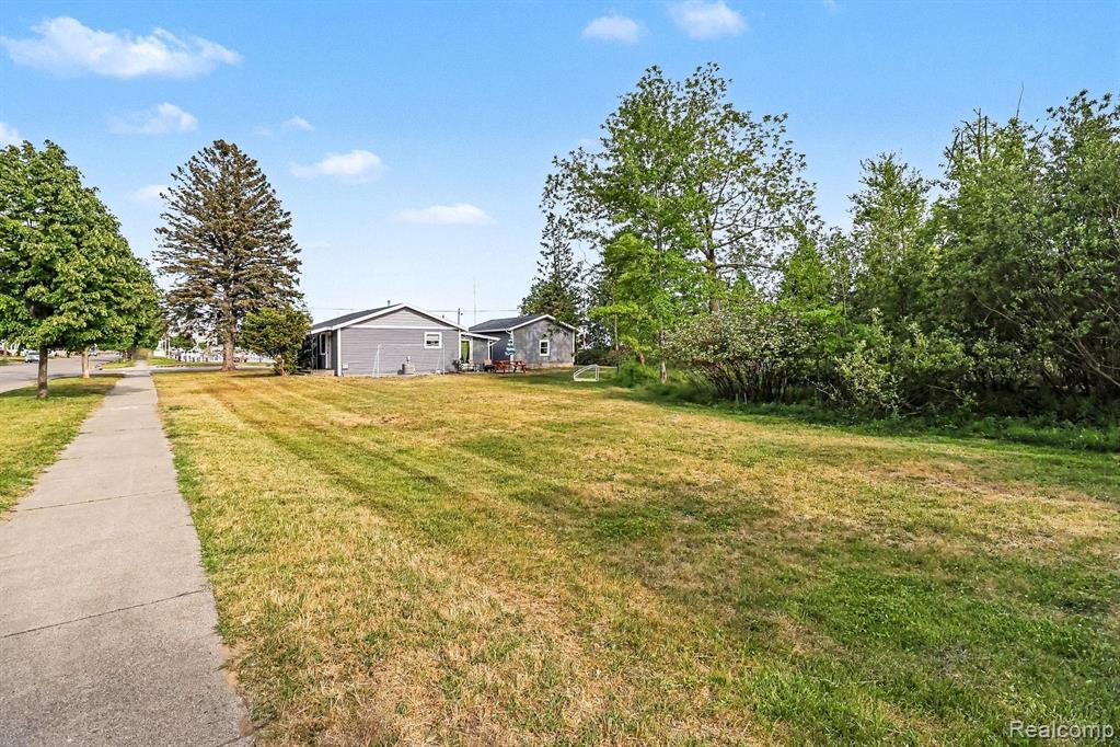 main property photo 24