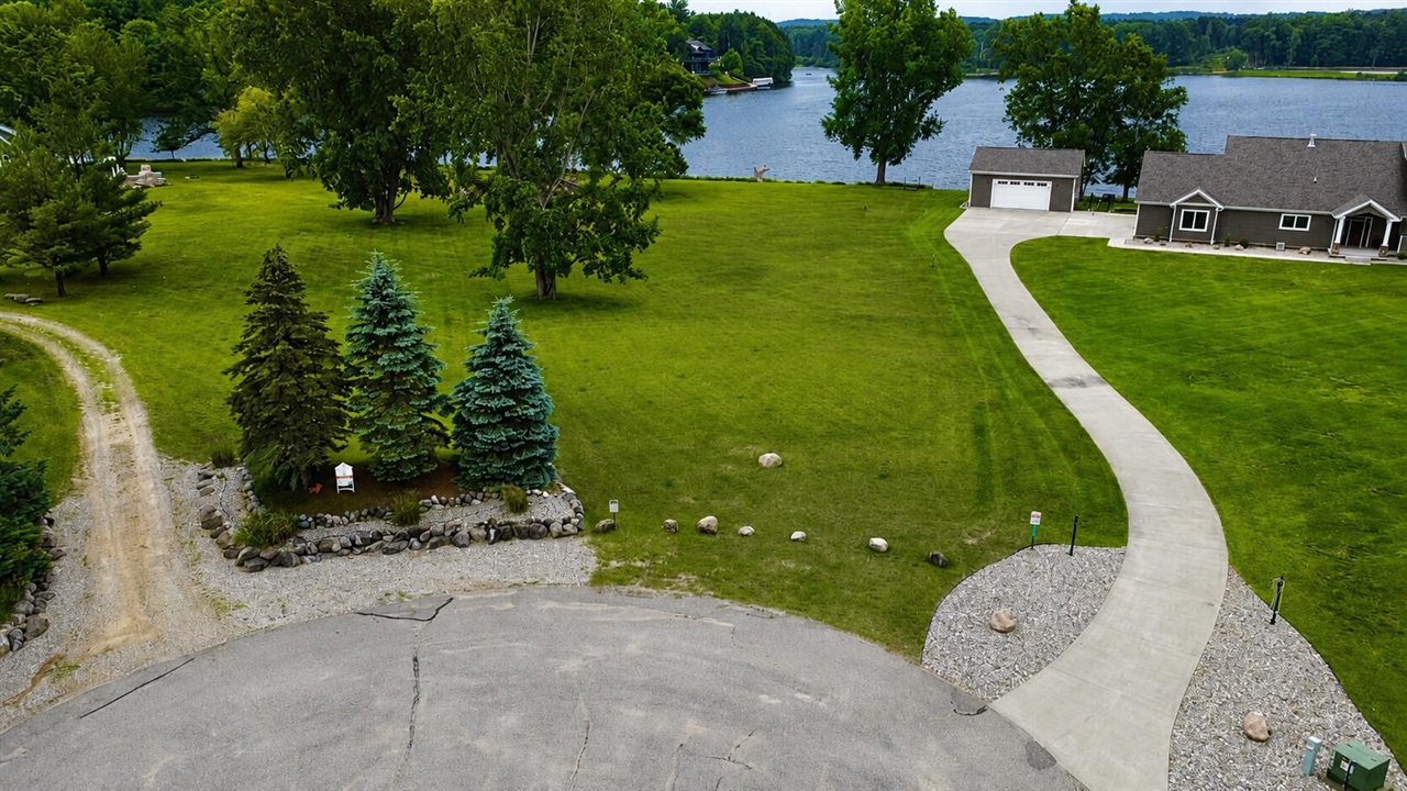 main property photo 24