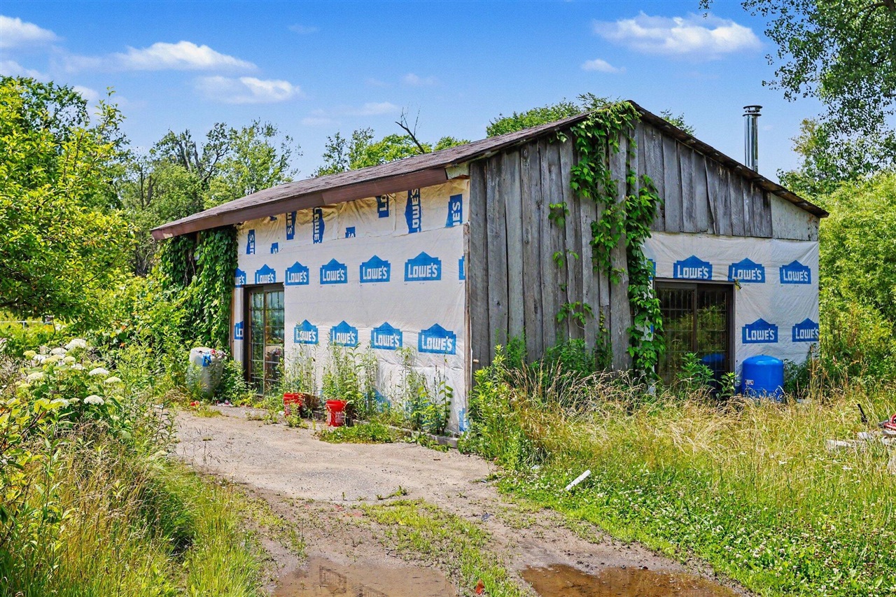 main property photo 16