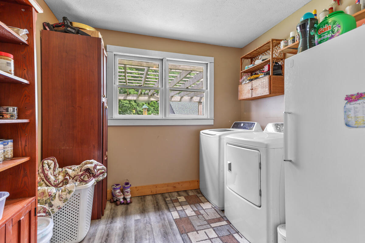 main property photo 25