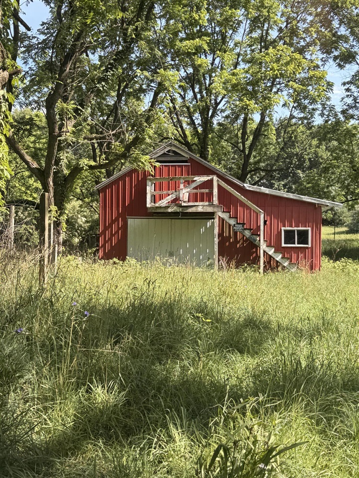 main property photo 32