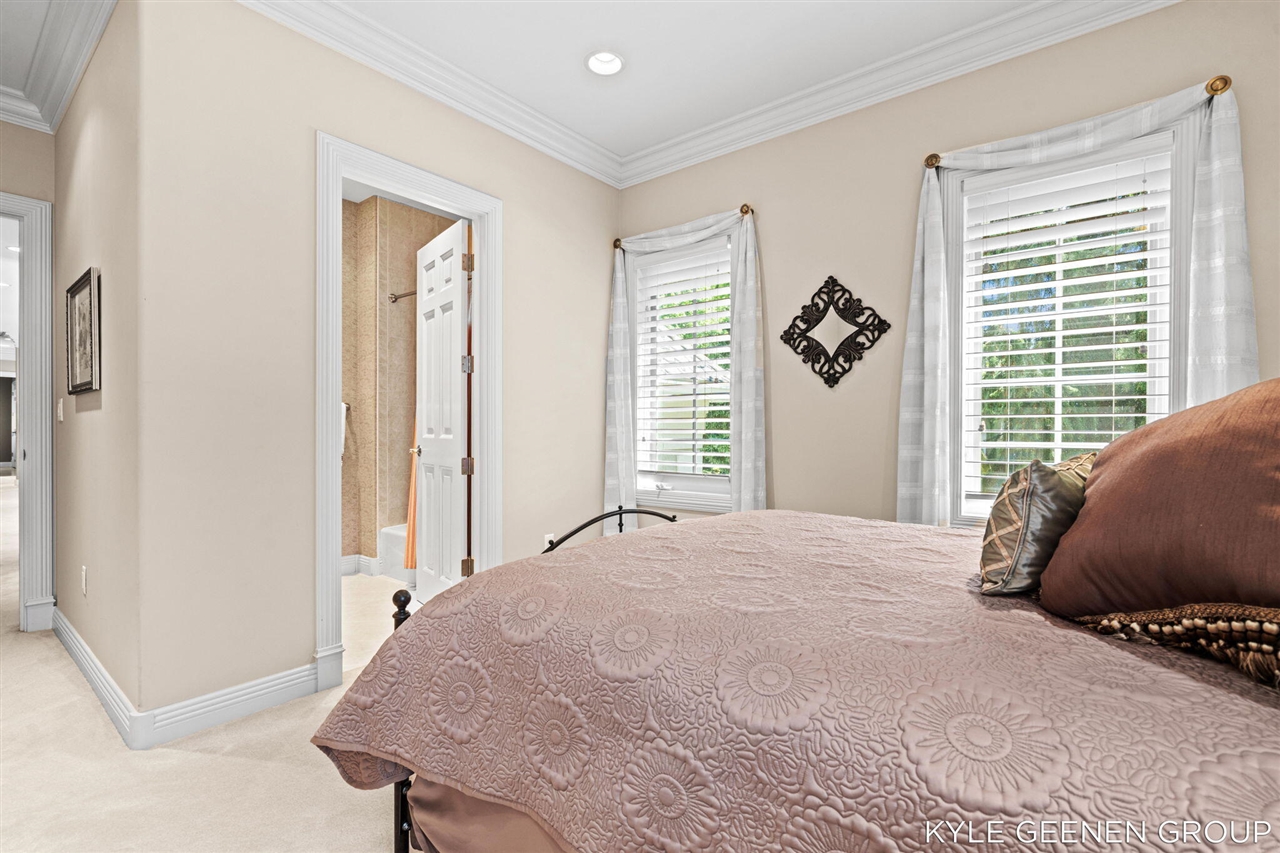 main property photo 50