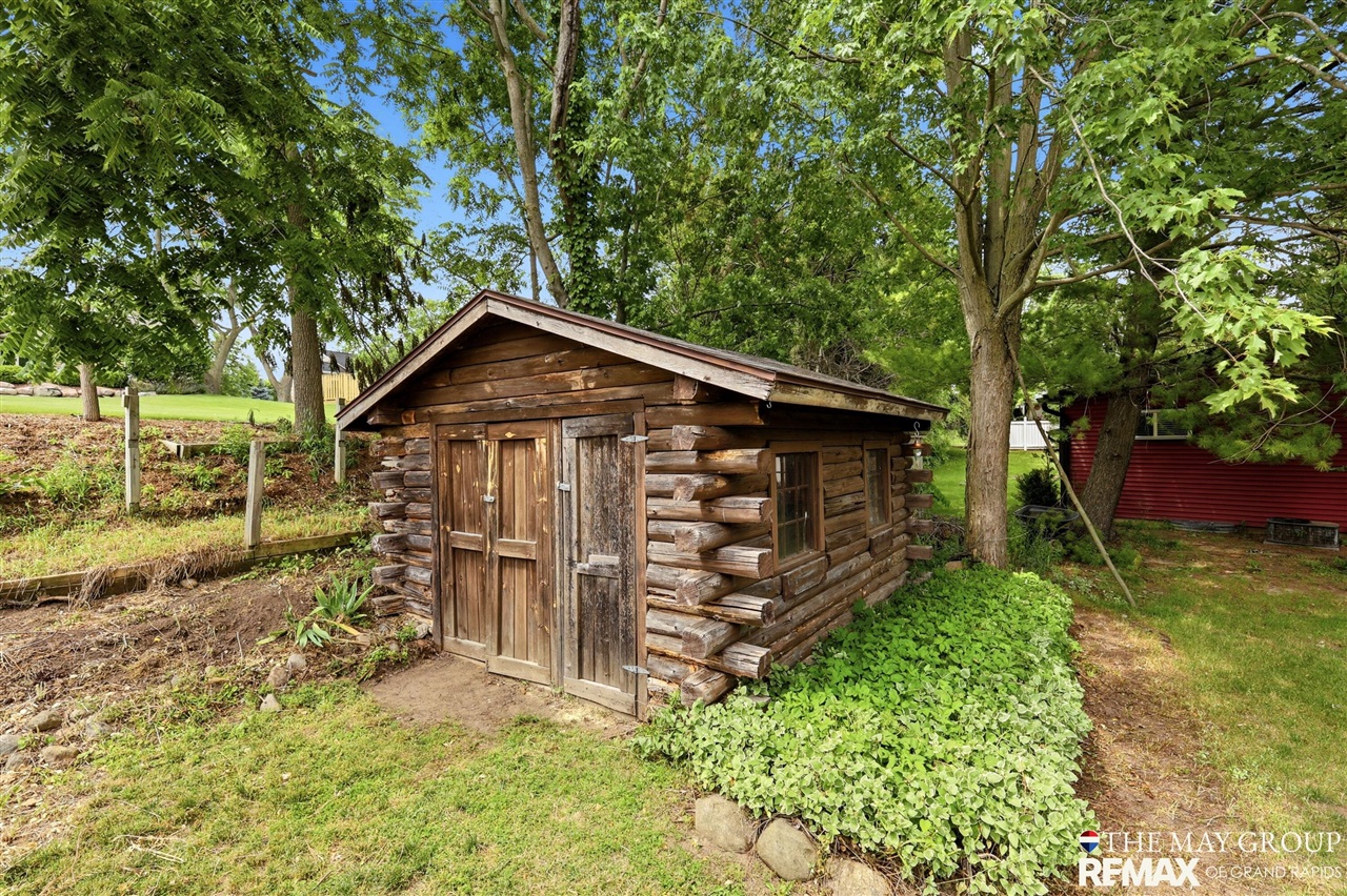 main property photo 41