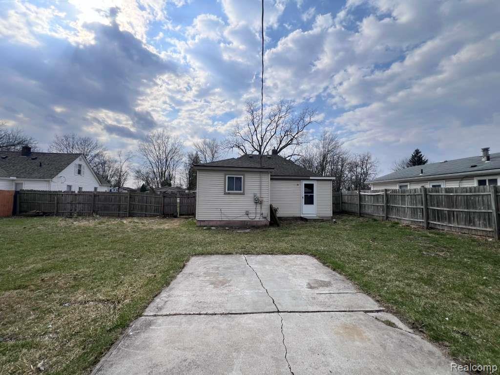 main property photo 20