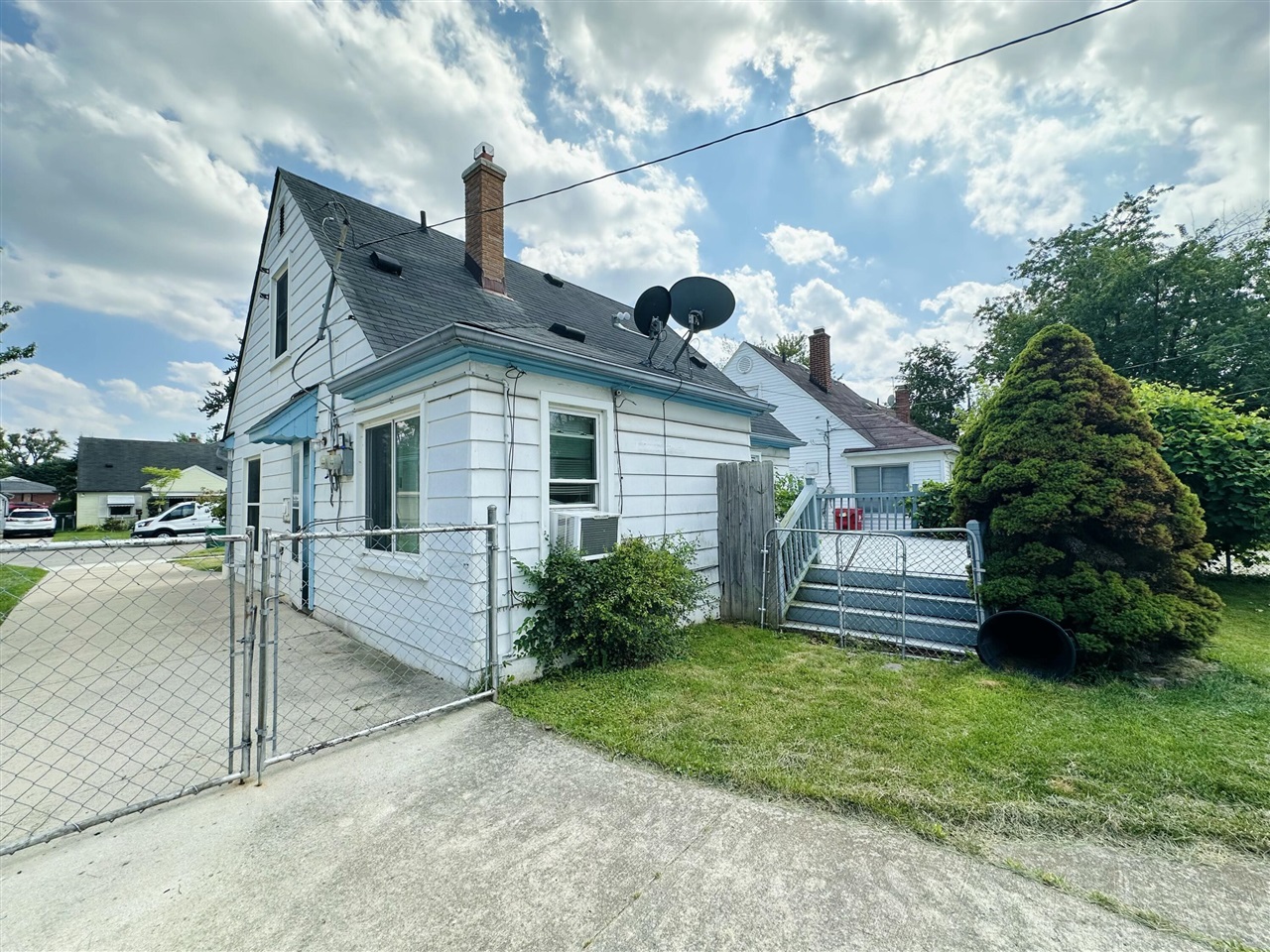main property photo 25