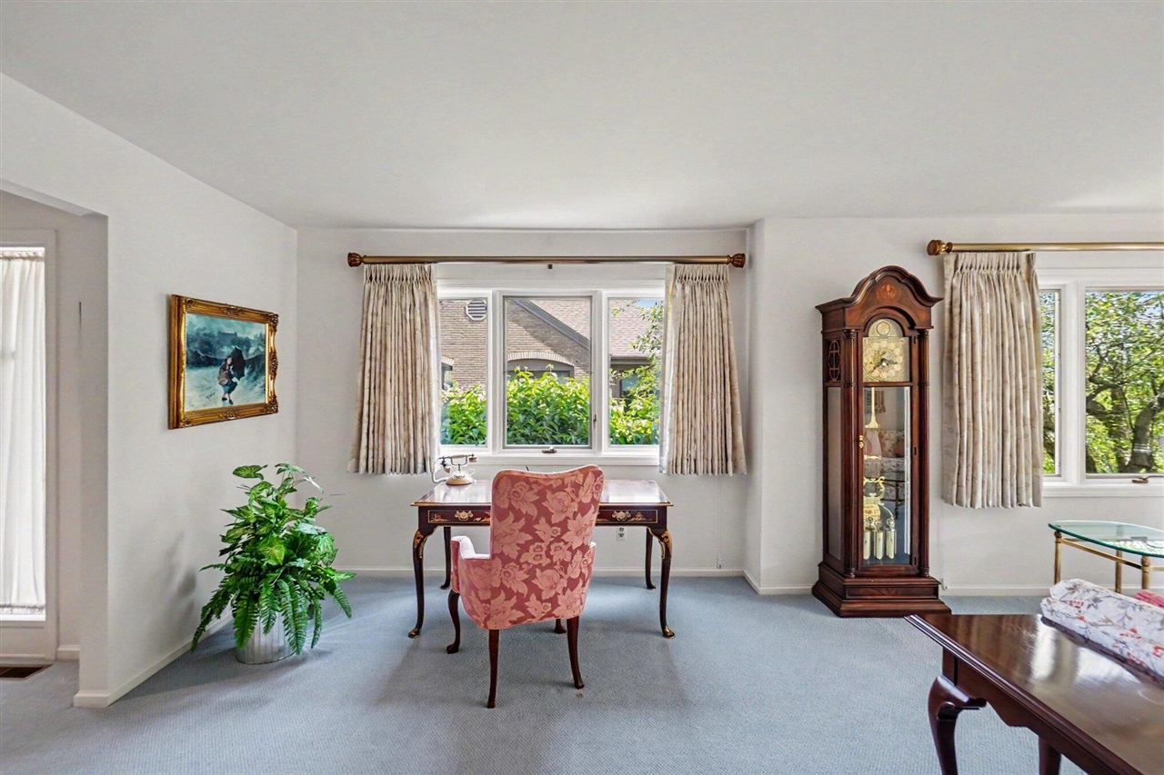 property viewer photo 5