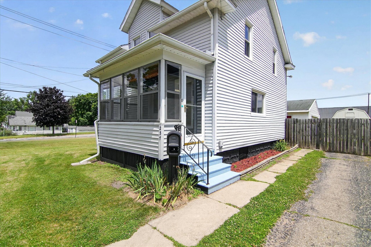main property photo 7