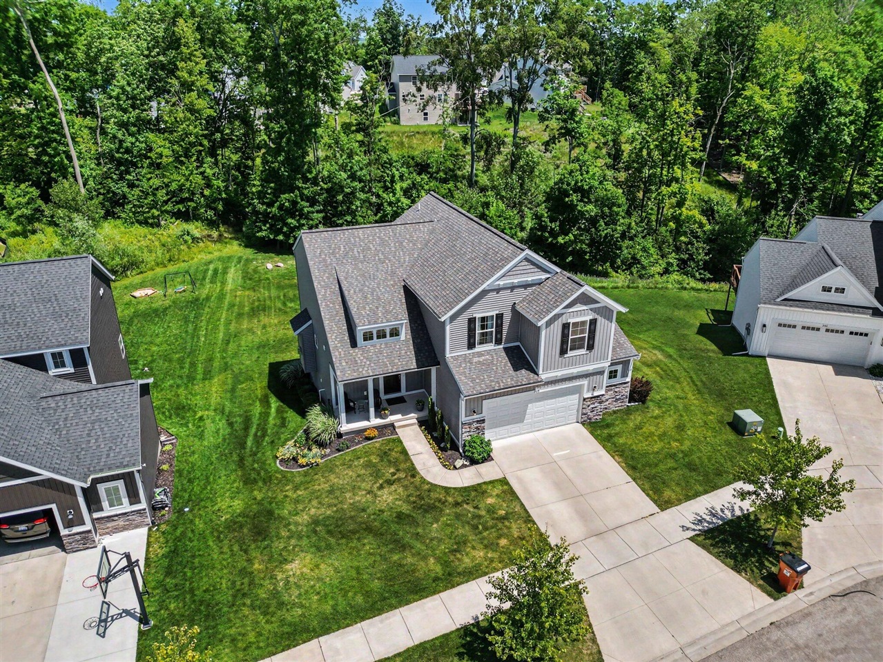 main property photo 3