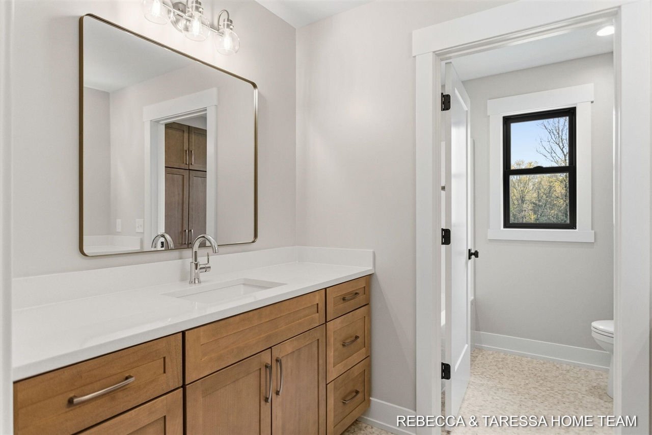 main property photo 78