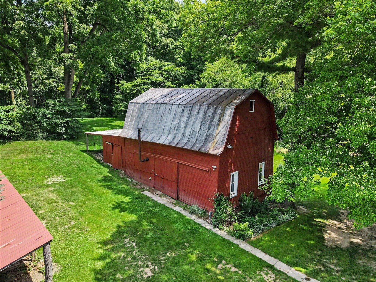 main property photo 41