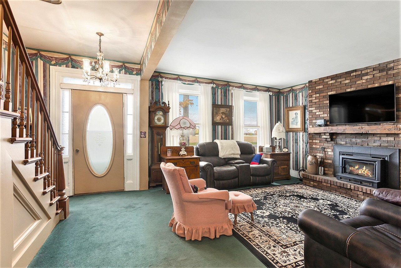 main property photo 18