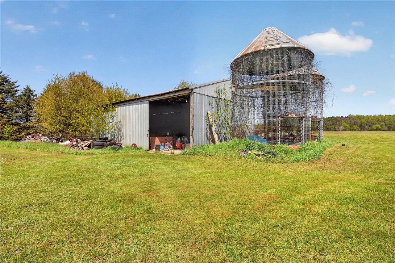 main property photo 49