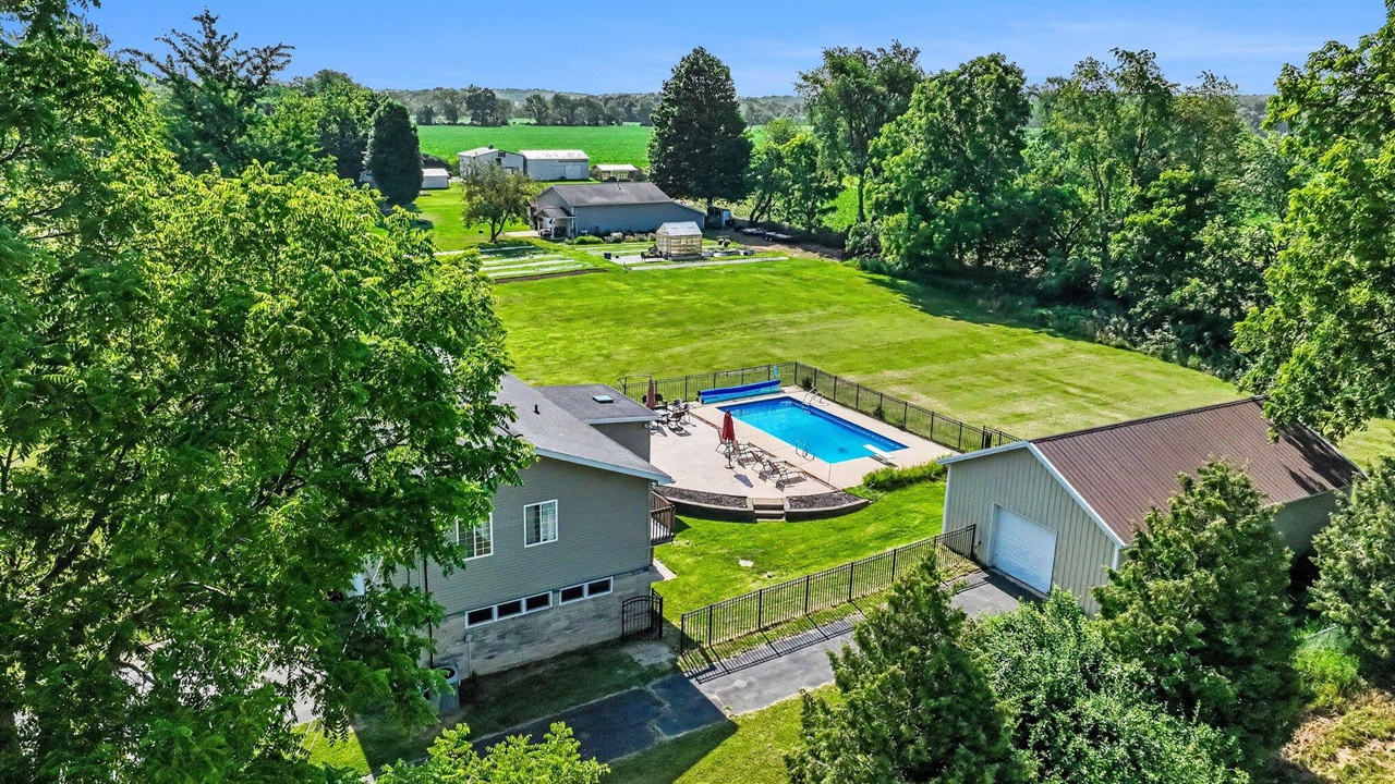 main property photo 35