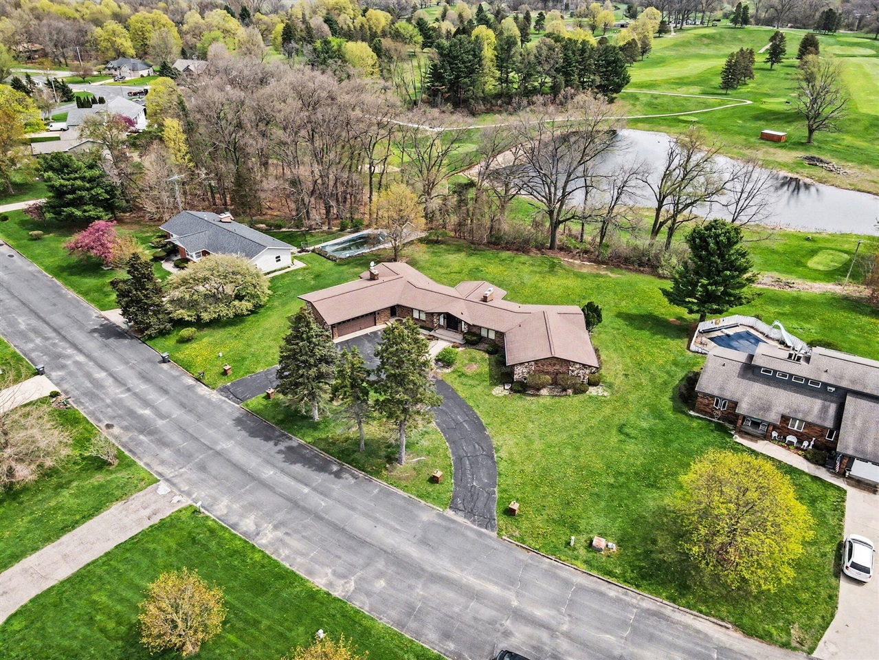 main property photo 40