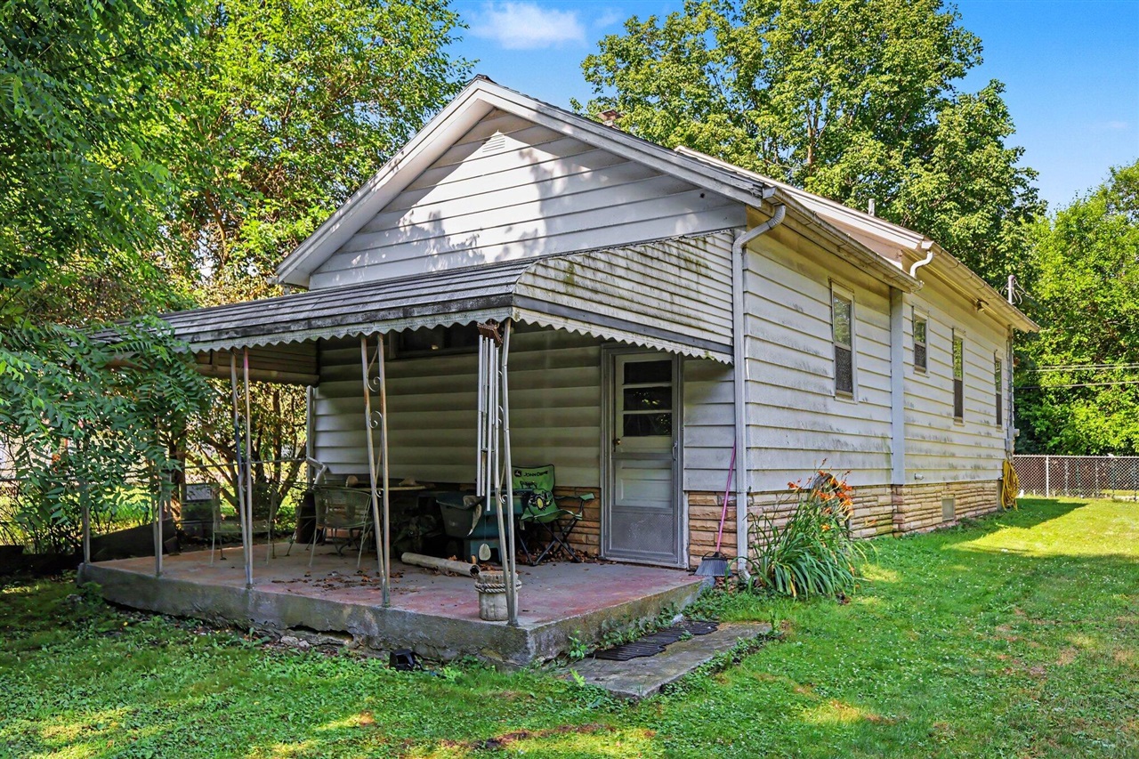 main property photo 14