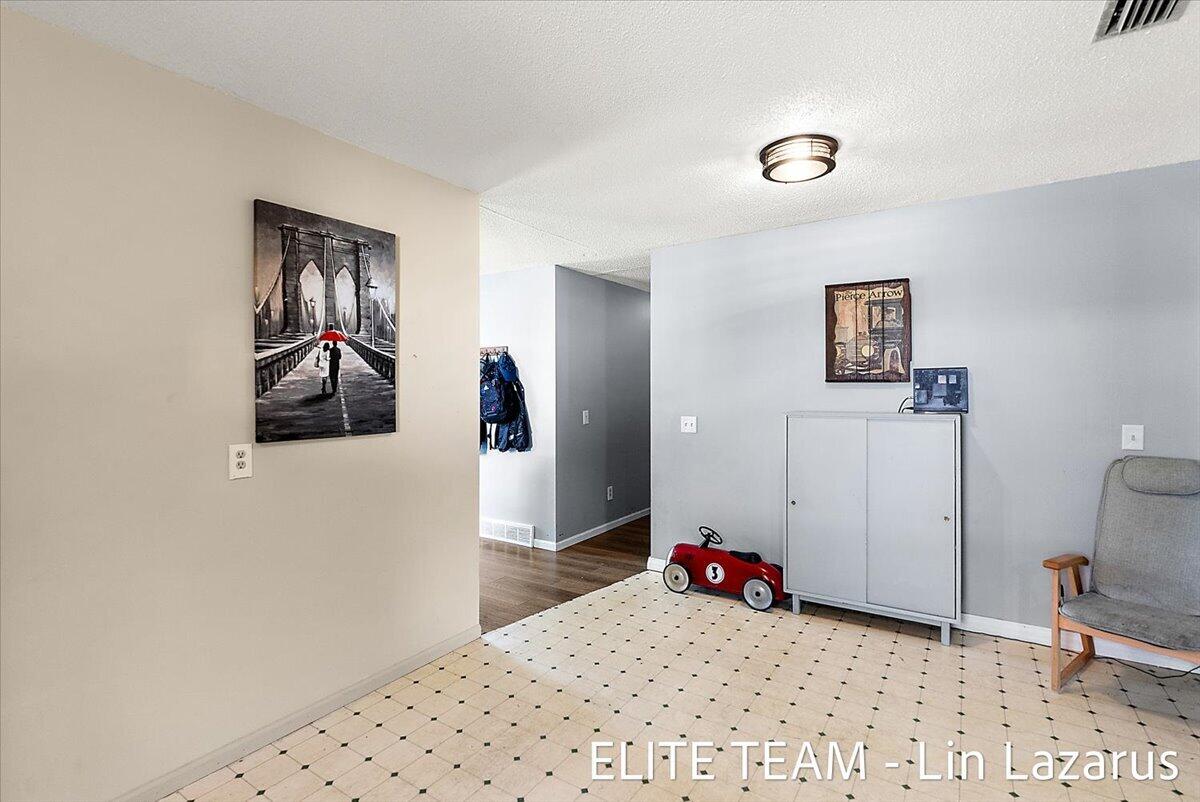 property viewer photo 11