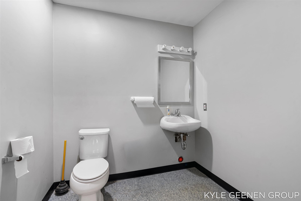 main property photo 20