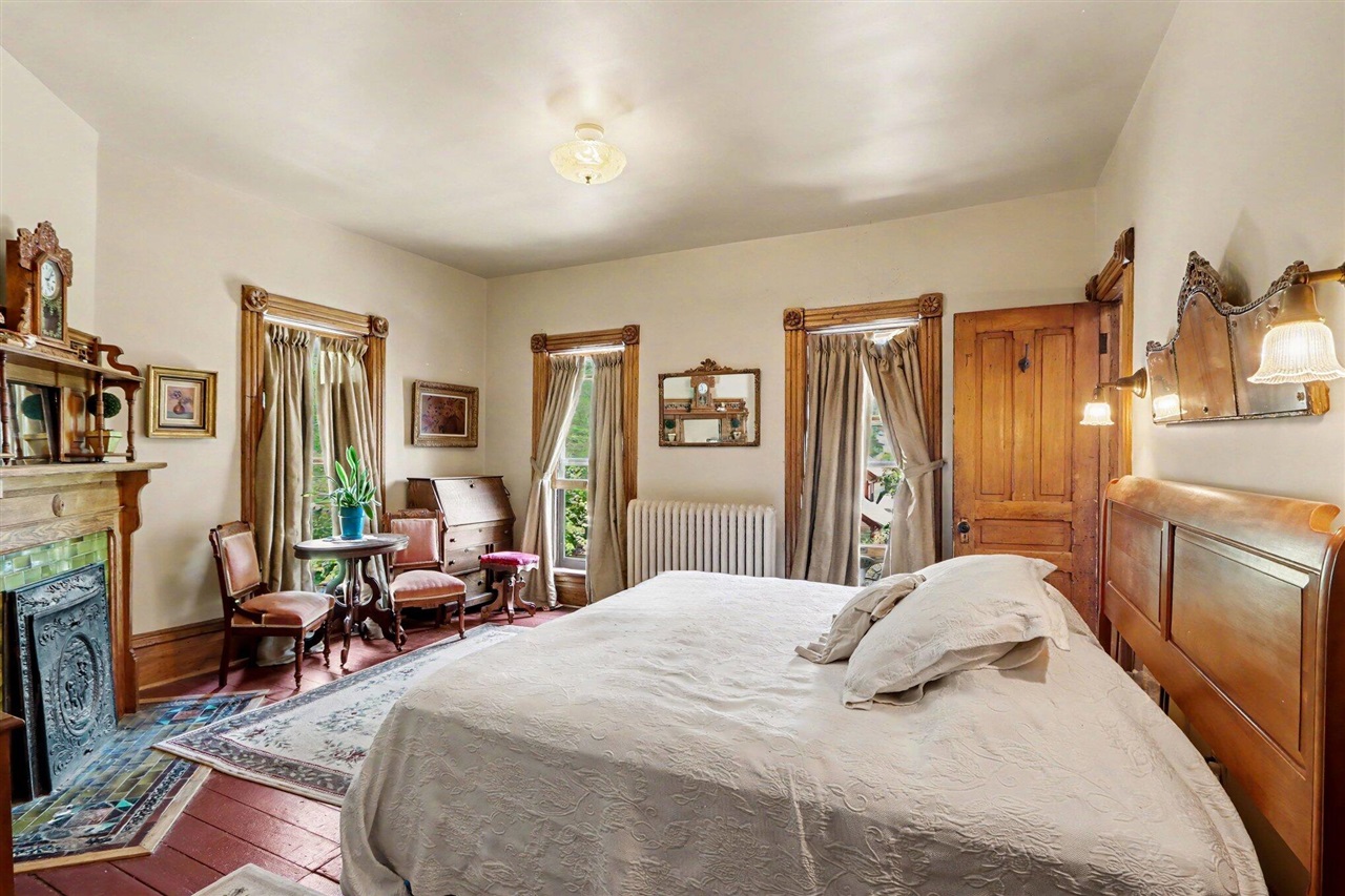 main property photo 12