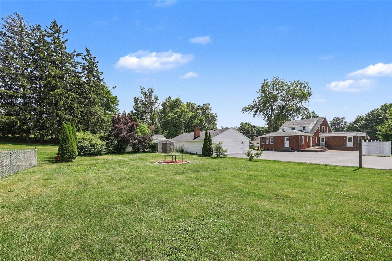 main property photo 24