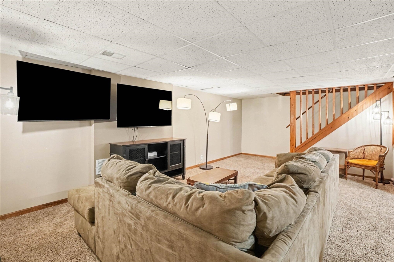 property viewer photo 18