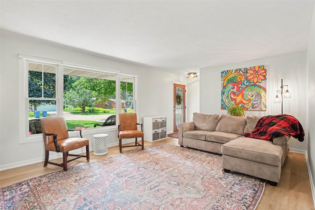 property viewer photo 7