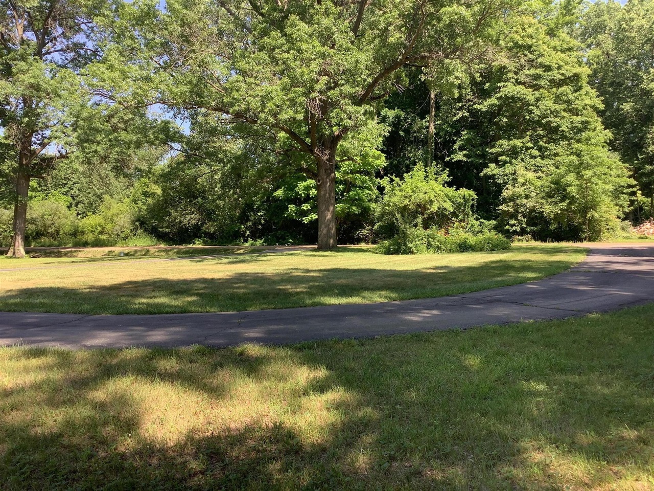 main property photo 8
