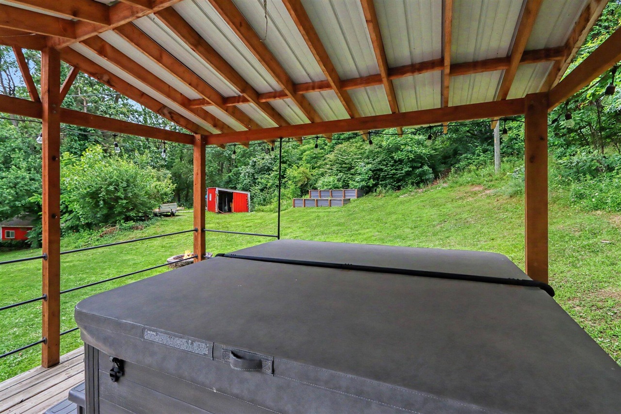 main property photo 28