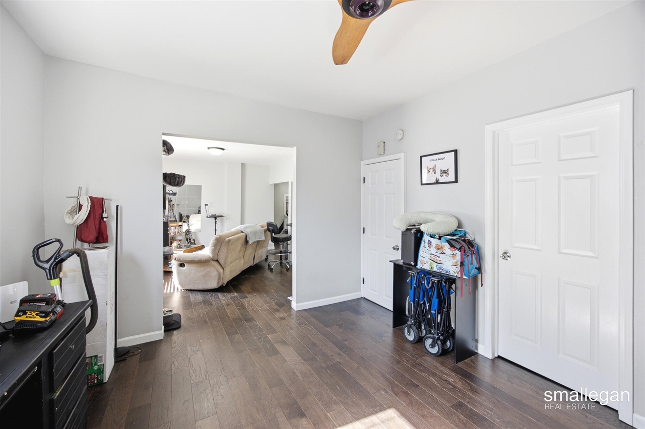 property viewer photo 2