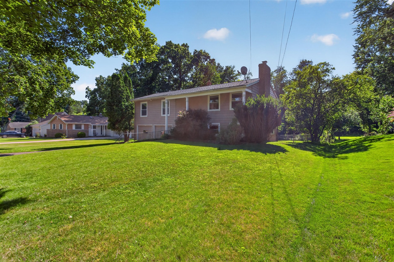 main property photo 57
