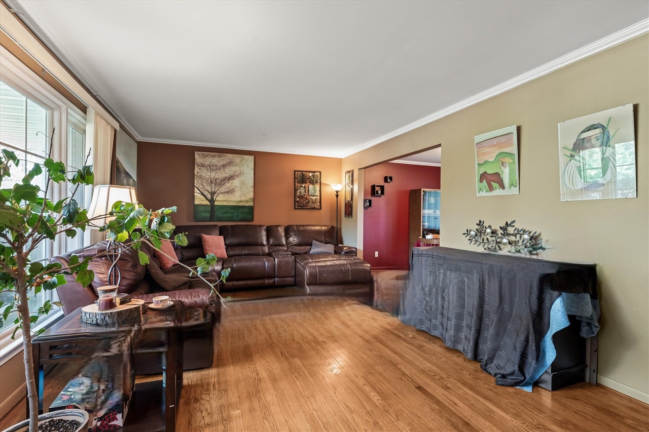 property viewer photo 9