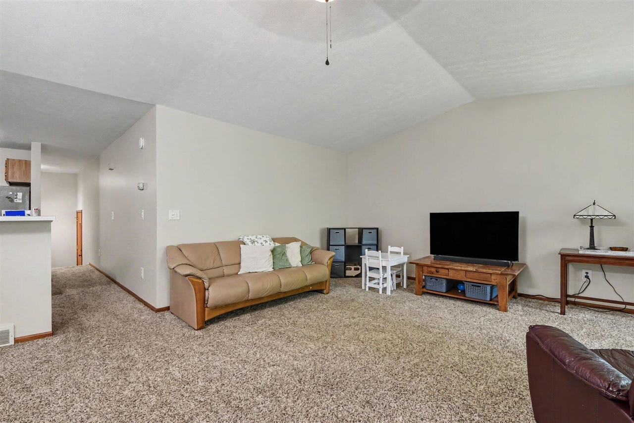 property viewer photo 10