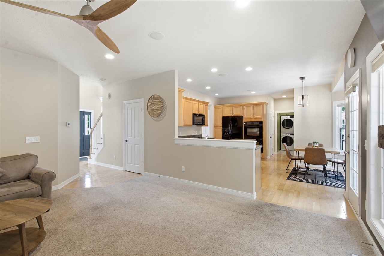 property viewer photo 7