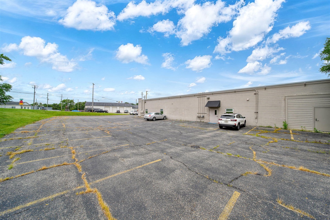 main property photo 28
