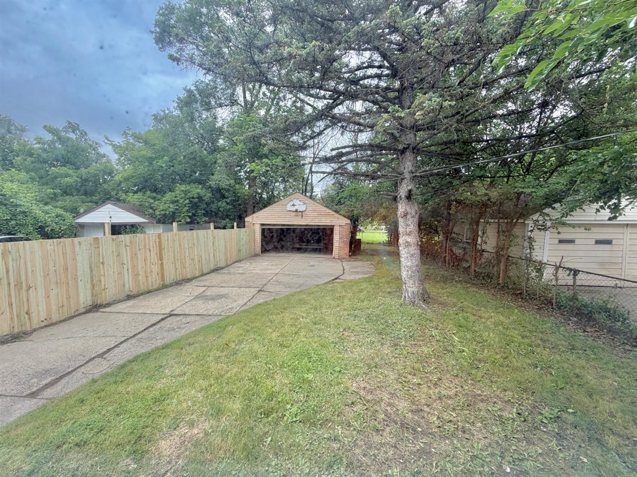 main property photo 5