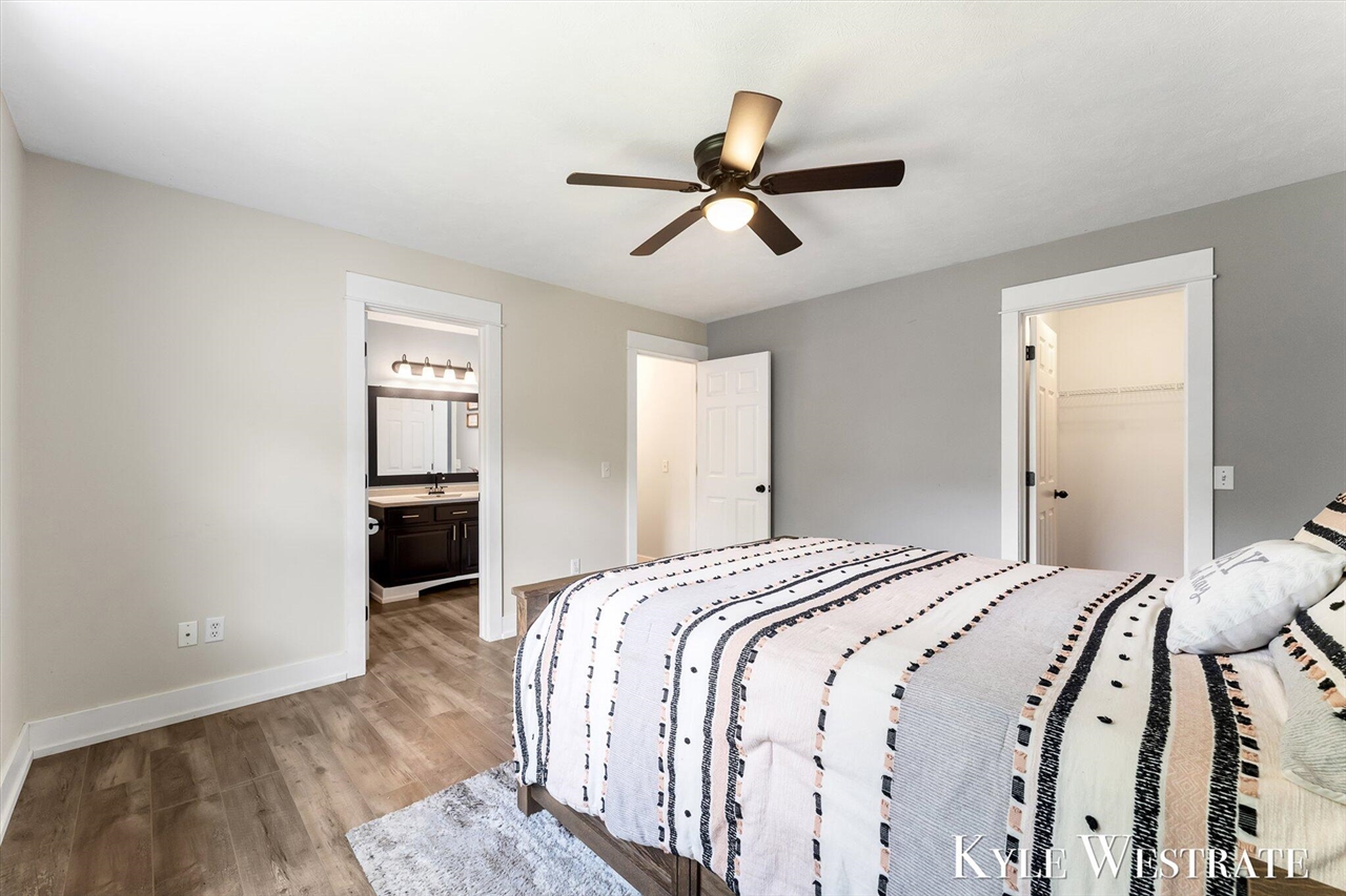 property viewer photo 12
