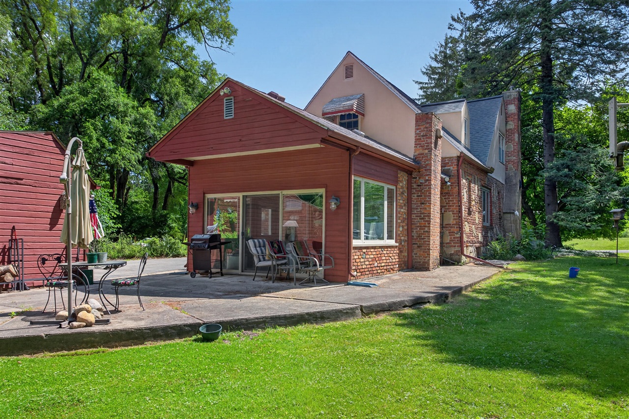 main property photo 7