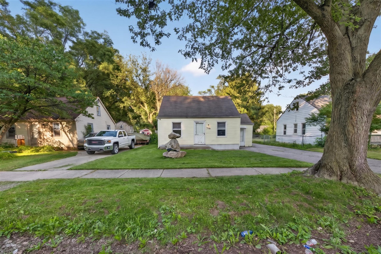 main property photo 38